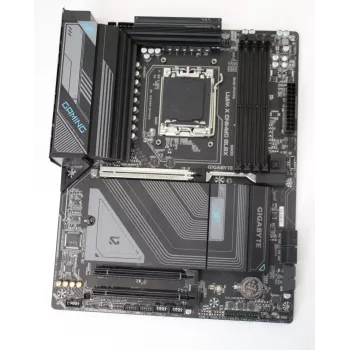 Μητρική GIGABYTE X870 GAMING X WIFI7SO — generalüberholt, μεταχειρισμένη, χωρίς OVP, χωρίς κεραία