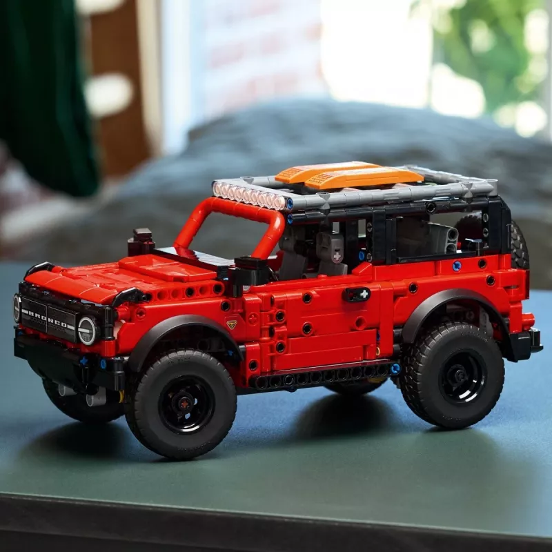 LEGO Technic σετ κατασκευής Ford Bronco Off‑Roader 4x4 μοντέλο 42213 — 943 τεμ., ηλικίας 9+