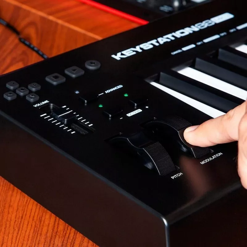M-AUDIO Keystation 88 MK3 MIDI-πληκτρολόγιο 88 πλήκτρα USB μαύρο, λευκό