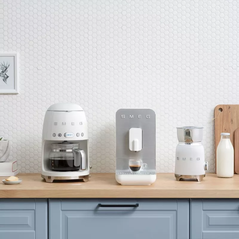 Καφετιέρα φίλτρου Smeg 1.4L DCF02WHEU Λευκή