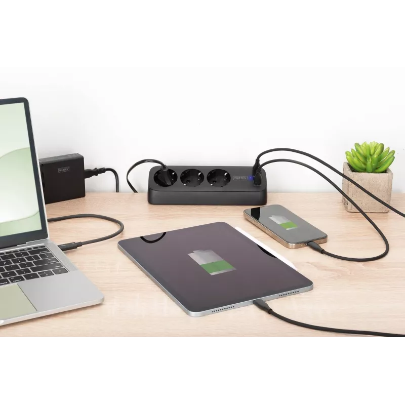 Πολύπριζο DIGITUS 3 θέσεων με 2×USB-A & 1×USB-C, 3 υποδοχές AC Τύπου E/F, καλώδιο 1,5 m, μαύρο
