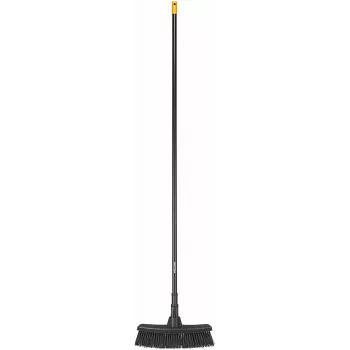 Fiskars 1025921 σκούπα εξωτερικού χώρου μαύρη
