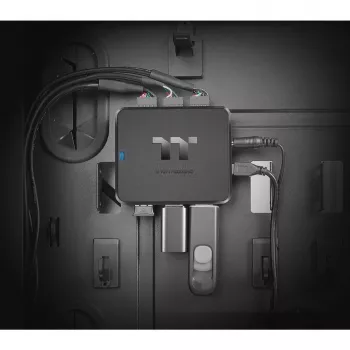 Thermaltake H200 PLUS εσωτερικός διανομέας USB – TT Premium Edition – Hub – 3 x USB 2.0 + 3 x USB 2.0 (εσωτερικό)