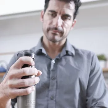 Ραβδομάχαιρο Black & Decker BXHBA1200E — Χειρομίξερ 1200 W, 4 λεπίδες ανοξείδωτου χάλυβα, Turbo, αφαιρούμενα μέρη, μαύρο