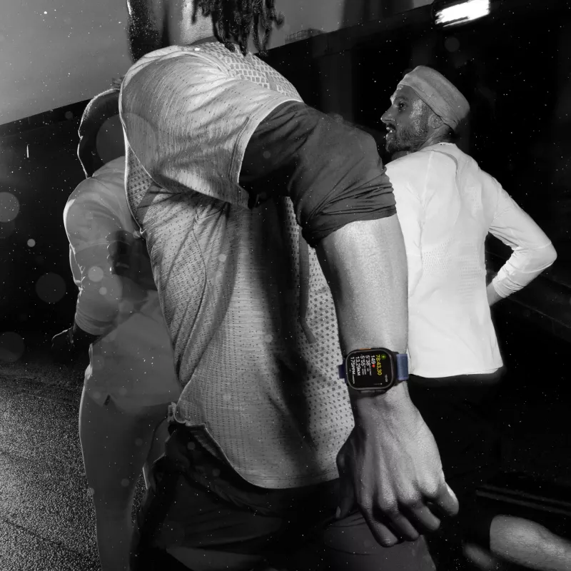 Apple Watch Ultra 2 - 49 mm - μαύρο τιτάνιο