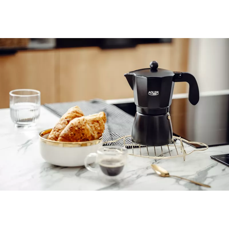 Μηχανή espresso Adler AD 4421 — αντλία 15 bar, μαύρο περίβλημα