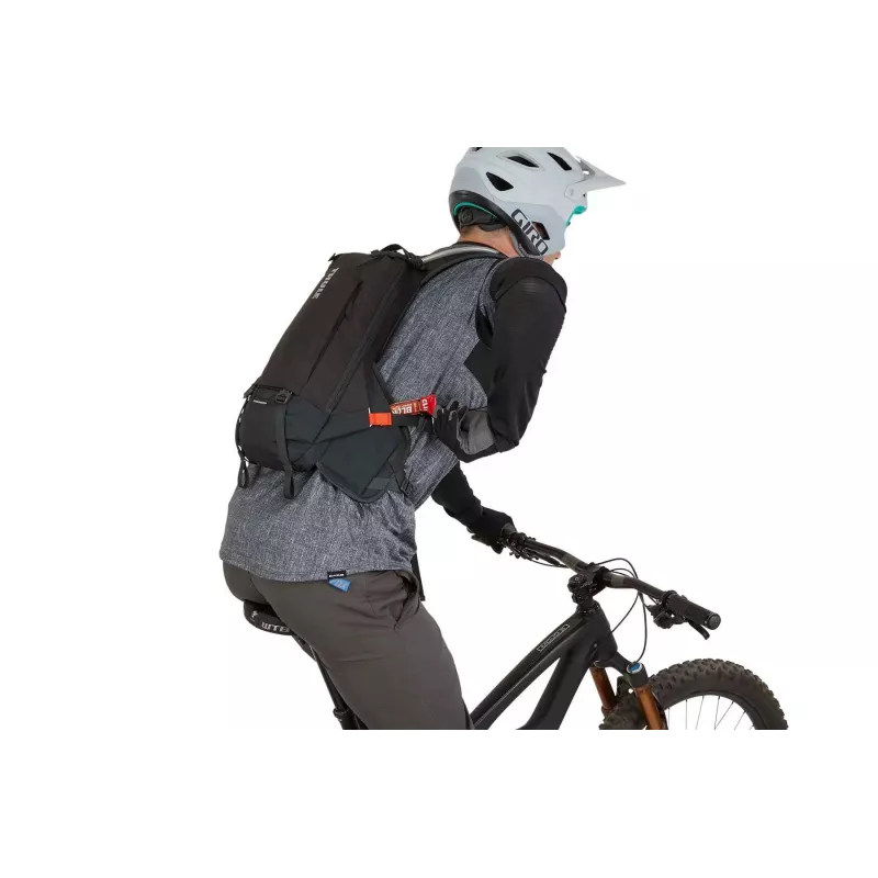 Thule 3796 Rail Hydration Pack 8L Covert