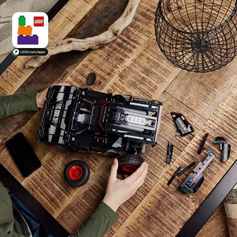 LEGO Technic Σετ Μοντέλου Τζιπ Audi RS Q e‑tron 42160 — 914 τεμάχια, συνιστώμενη ηλικία 10+