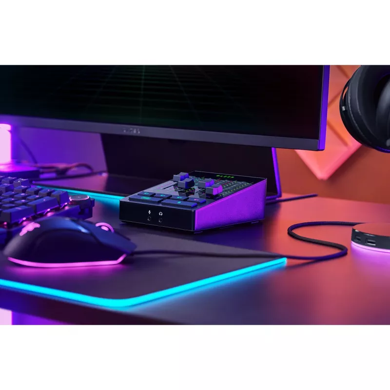 Razer ψηφιακή κονσόλα μίξης 4 καναλιών (RZ19-03860100-R3M1)