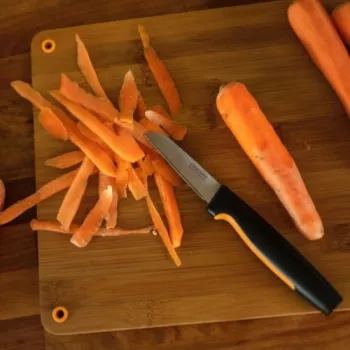 Μαχαίρι αποφλοίωσης Fiskars Functional Form 1057544