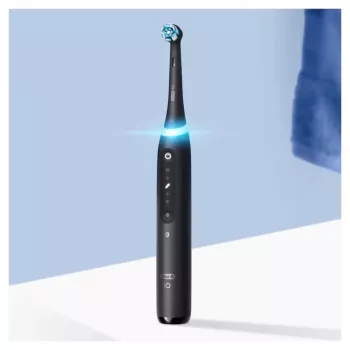 Oral-B iO Series 5 δονούμενη οδοντόβουρτσα για ενήλικες μαύρη
