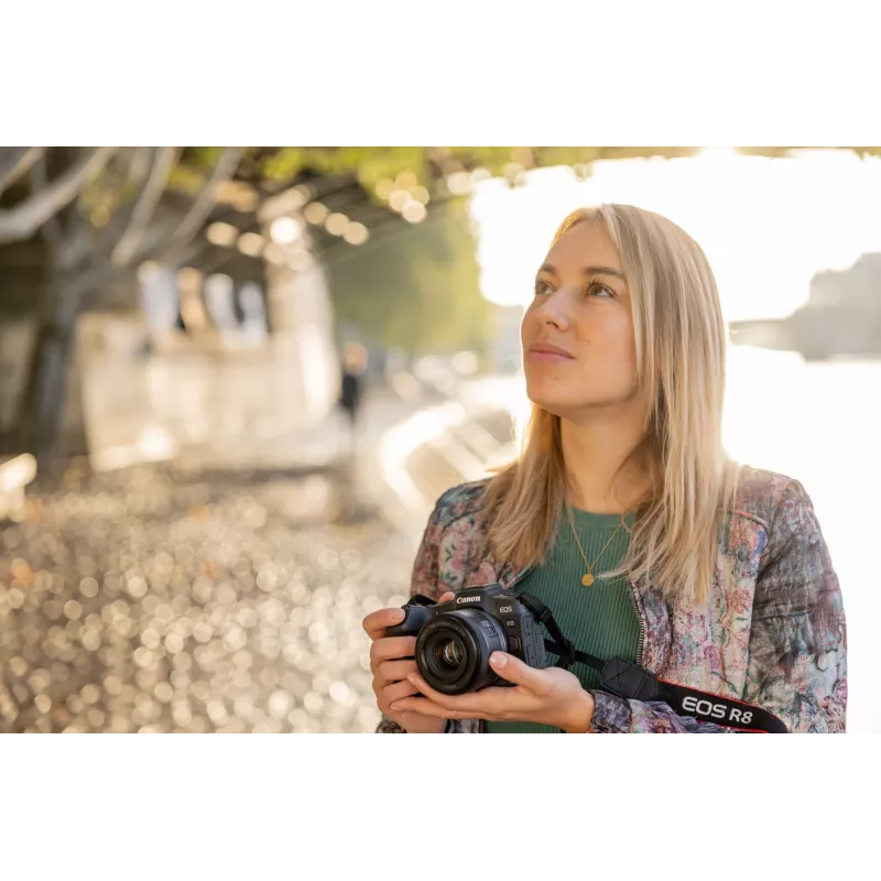 Canon EOS R8, 24,2 MP, 6000 x 4000 pixel, CMOS, 4K Ultra HD, οθόνη αφής, μαύρο