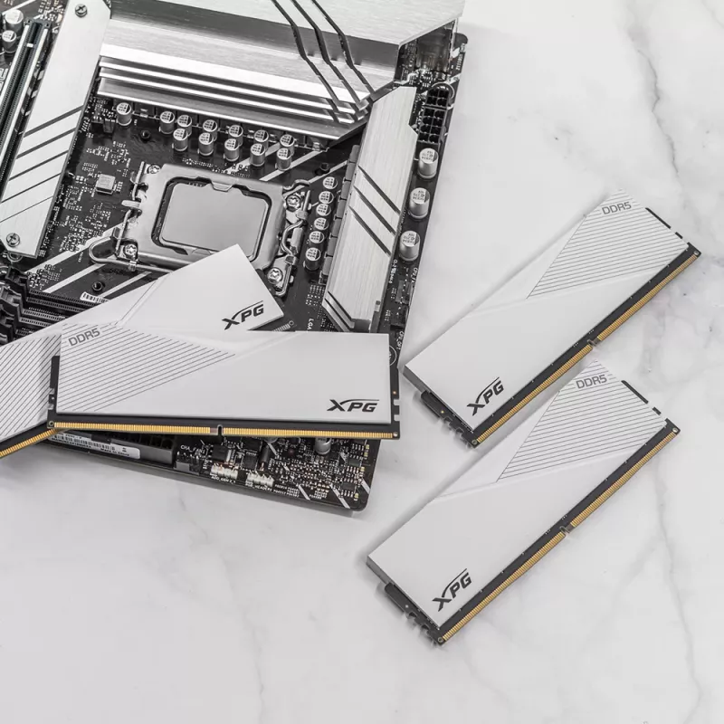 ADATA XPG Lancer Blade DDR5-6000 32 GB μονάδα μνήμης, λευκή, AX5U6000C3032G-SLABWH