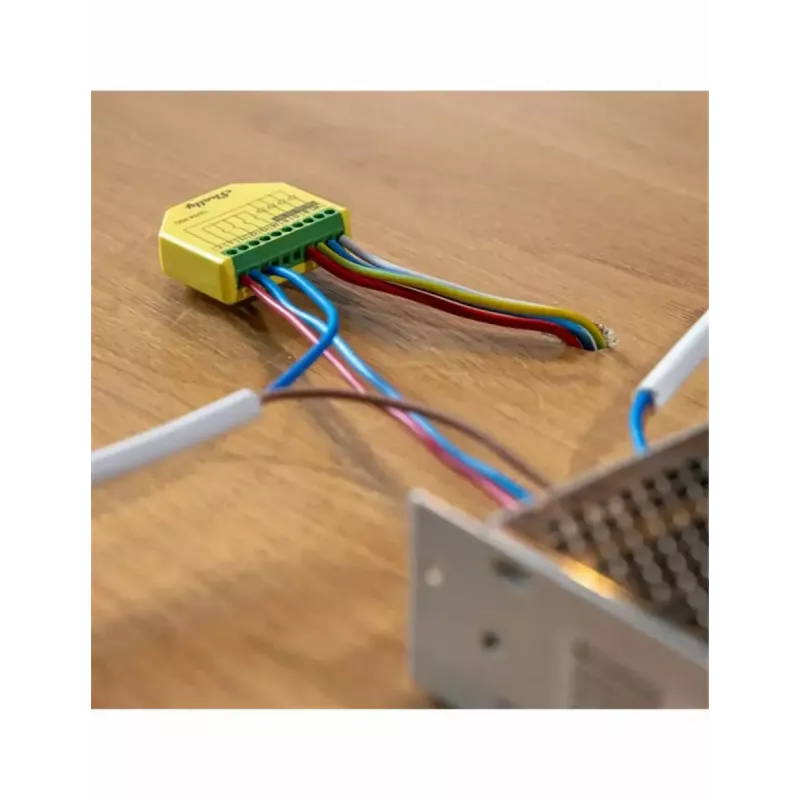 Shelly Plus RGBW PM Wireless Smart Light πράσινο κίτρινο