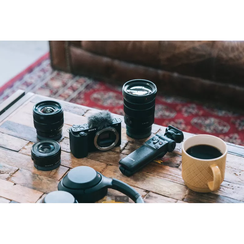 Sony α ZV-E10L MILC 24.2 MP CMOS 6000 x 4000 Pixel Μαύρο