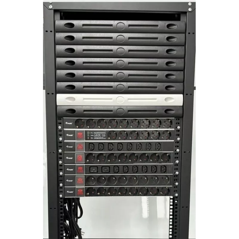 Equip 333319 Μονάδα διανομής ισχύος (PDU) 6 έξοδοι AC 1U Μαύρο