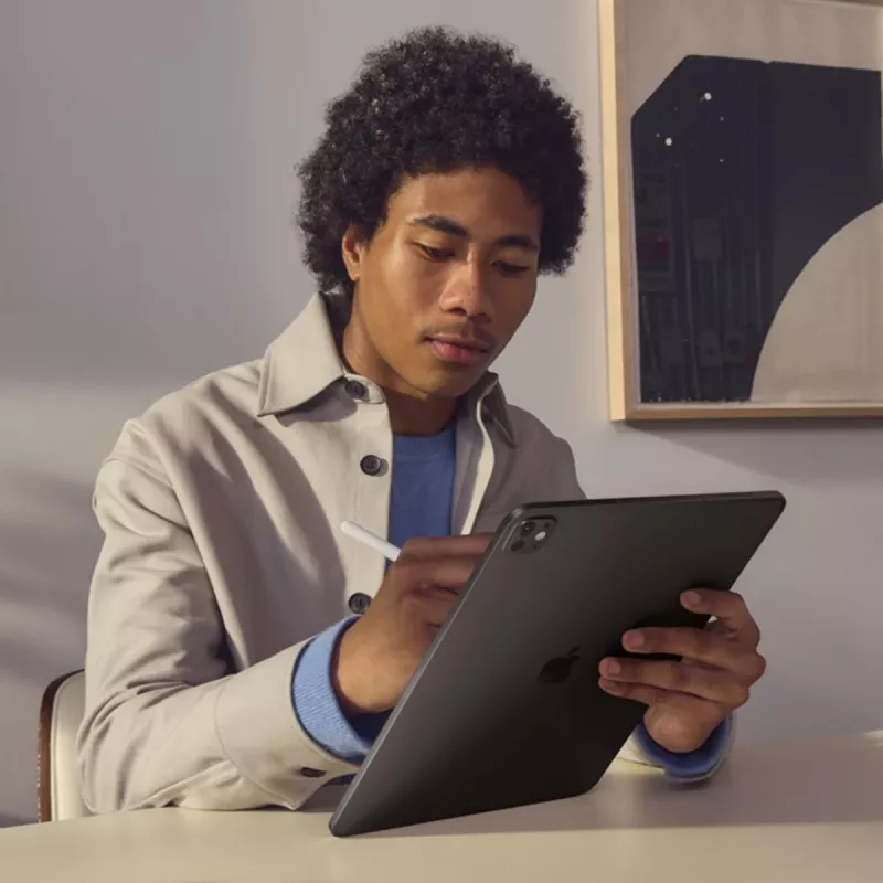 APPLE iPad Pro M5 - 11 ίντσες - Wi-Fi + Cellular - 256 GB - Standard γυαλί - ασημί
