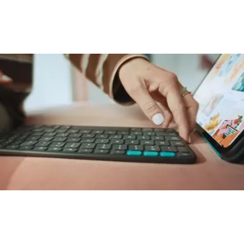 LOGITECH Flip Folio Graphite – iPad Pro 13 ιντσών (M4) iPad Air 13 ιντσών (M2 & M3) – Qwertz Γερμανικό