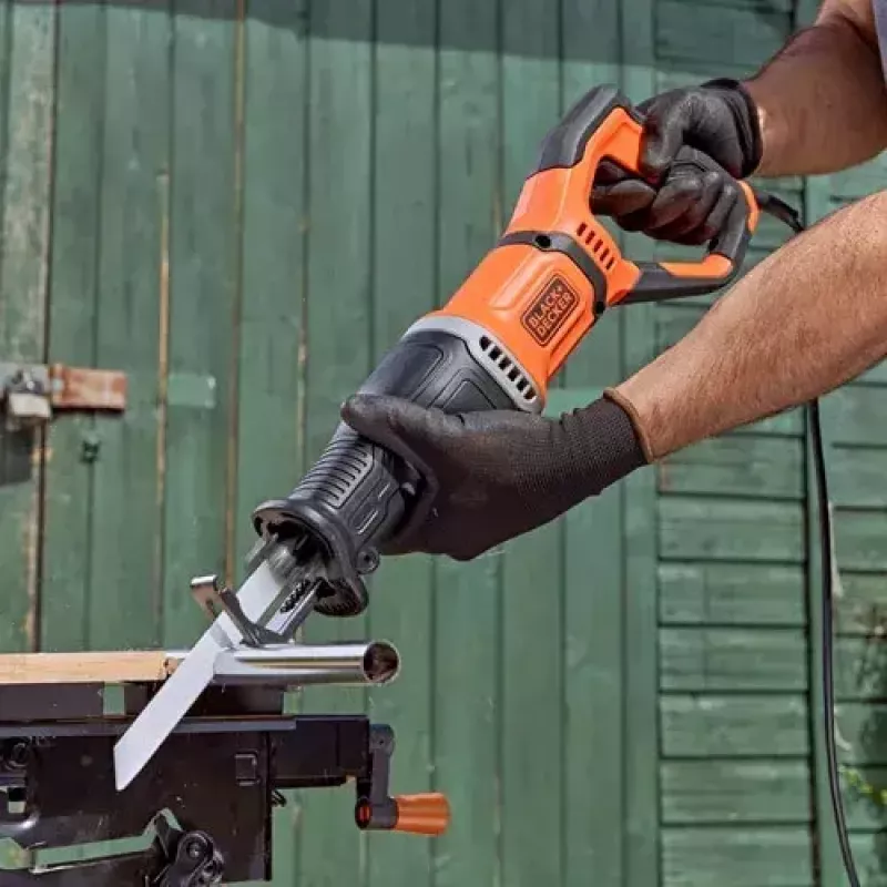 Σπαθοσέγα Black & Decker BES301
