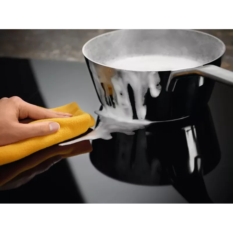 Electrolux EIS62443 Μαύρη Εντοιχιζόμενη 60 cm Επαγωγική εστία 4 εστιών