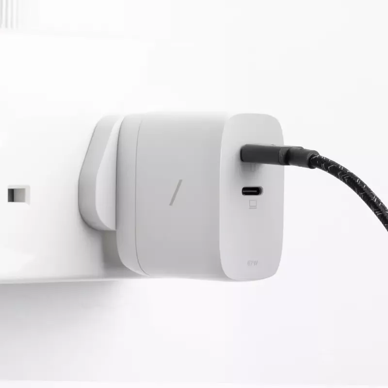 Φορητός φορτιστής Native Union FAST-PD67-WHT-INT 2 USB Type-C γρήγορη φόρτιση