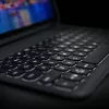 ZAGG Pro Keys ασύρματη θήκη με πληκτρολόγιο για iPad 10,9 (10ης γενιάς) / iPad 11 (A16) με υποδοχή για Apple Pencil, διάταξη UK, μαύρη/γκρι