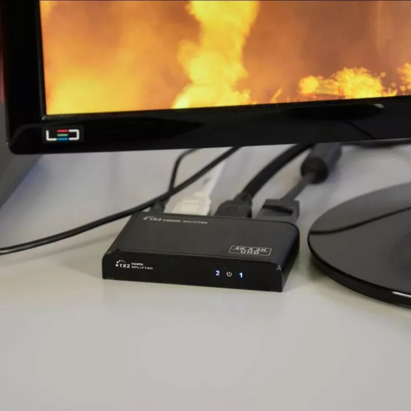 Techly IDATA HDMI2-4K2 Διαχωριστής βίντεο HDMI 2x HDMI