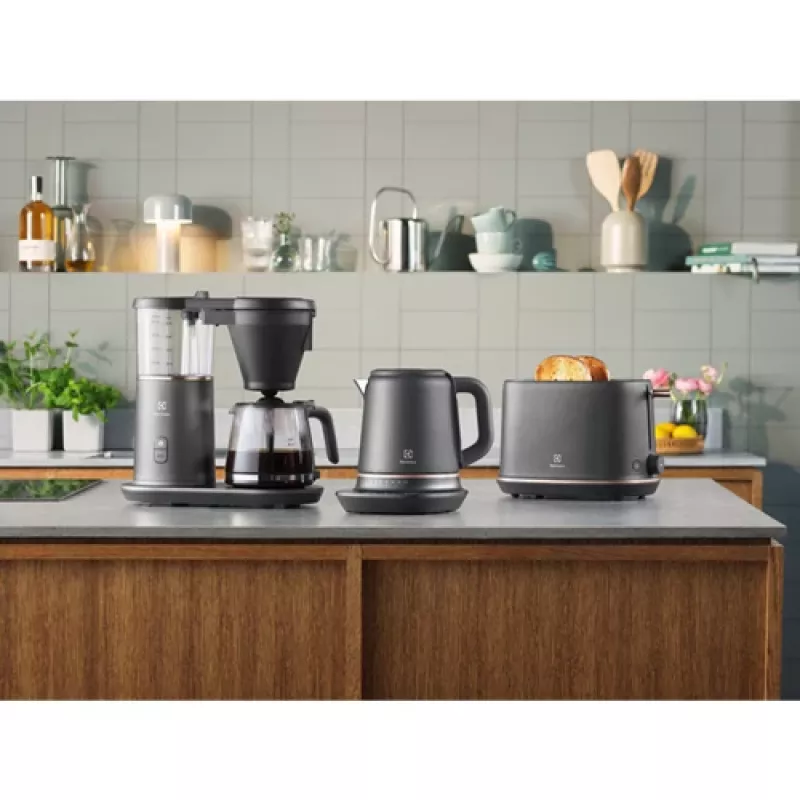 Electrolux E7K16BP βραστήρας 1,7 l 2400 W μαύρο, χαλκό