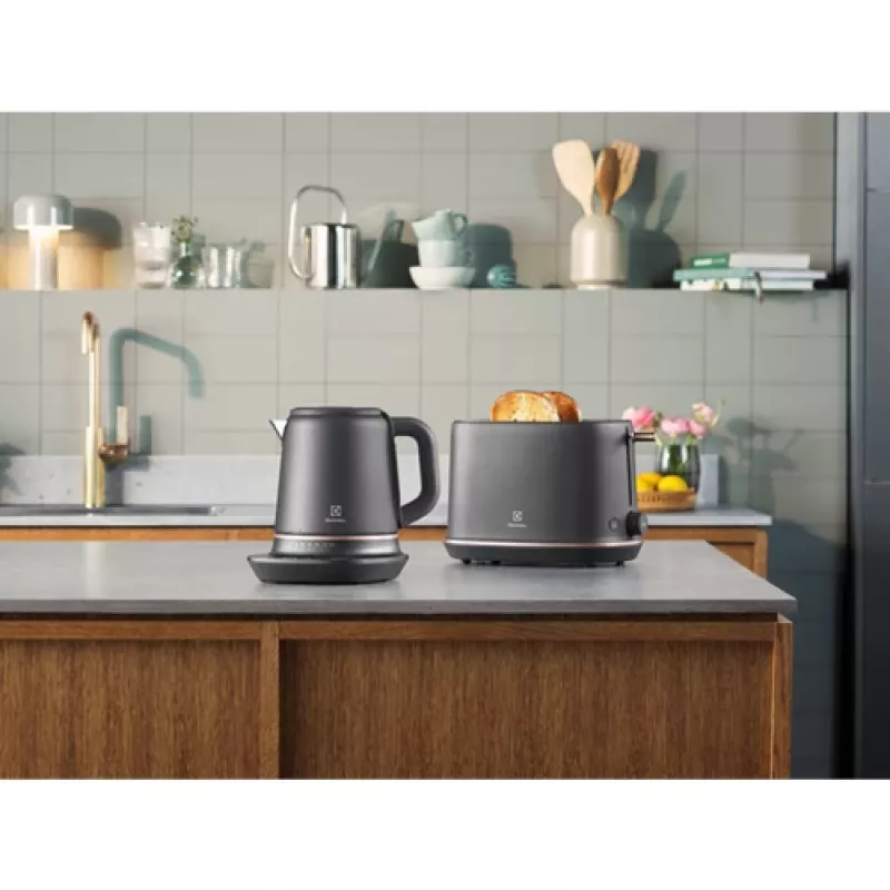 Electrolux E7K16BP βραστήρας 1,7 l 2400 W μαύρο, χαλκό
