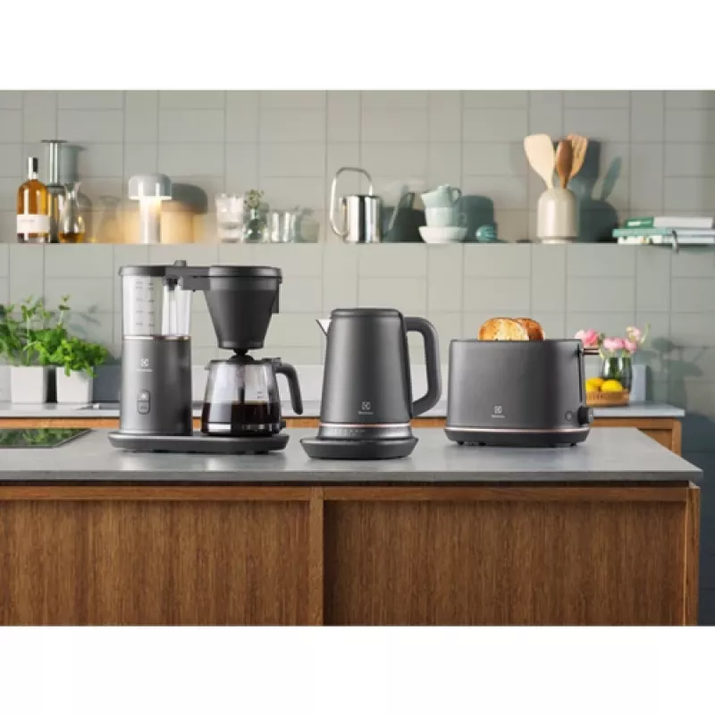 Electrolux E7K16BP βραστήρας 1,7 l 2400 W μαύρο, χαλκό