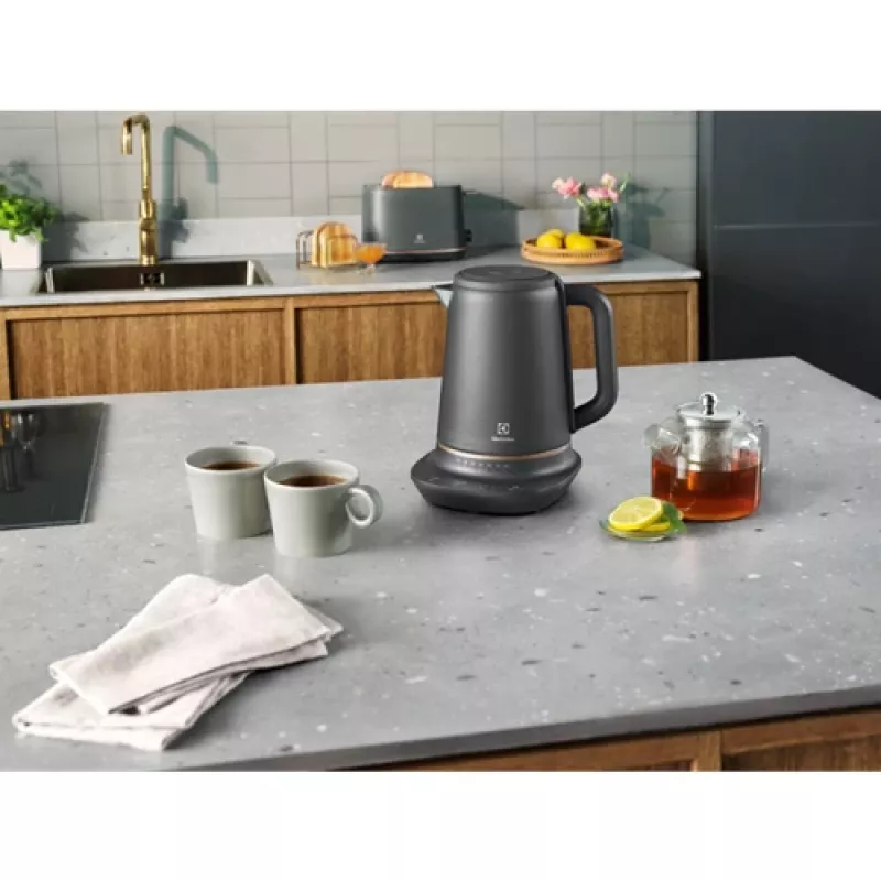 Electrolux E7K16BP βραστήρας 1,7 l 2400 W μαύρο, χαλκό
