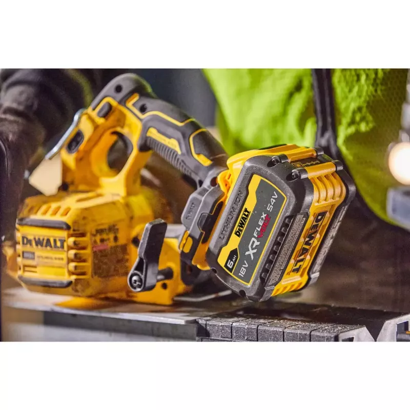 Φορητό δισκοπρίονο DeWALT DCS573NT-XJ