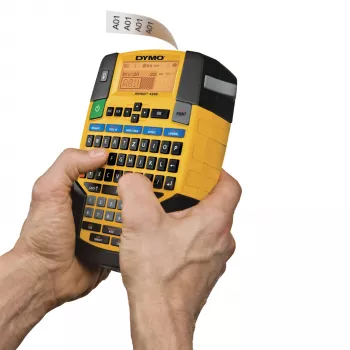 DYMO RHINO 4200 Σετ Βιομηχανικής Συσκευής Ετικετών με Βαλίτσα | Πληκτρολόγιο QWERTZ & Γρήγορα Πλήκτρα Εξοικονόμησης Χρόνου | Ανθεκτικός Εκτυπωτής Ετικετών για Εργοτάξια και Απαιτητικές Εργασίες Σήμανσης