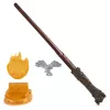Wizarding World Harry Potter, 12 ιντσών μαγικό ραβδί συλλεκτικής έκδοσης Harry Potter με βάση & μεταλλικό εικονίδιο, Μαγικά πλάσματα, Αξεσουάρ για στολές
