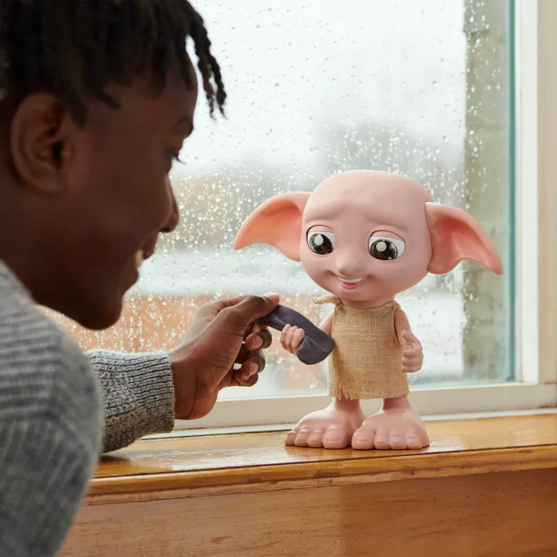 Διαδραστικό παιχνίδι Wizarding World Harry Potter Dobby λειτουργία ομιλίας AAA πολύχρωμο