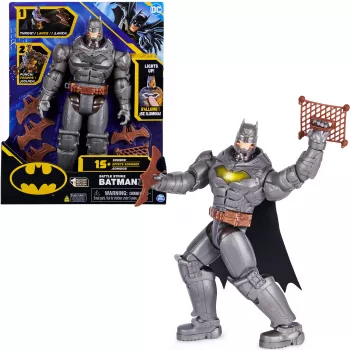 Spin Master Batman 30 cm Deluxe φιγούρα δράσης με λειτουργία χτυπήματος και ρίψης, 5 αξεσουάρ, εφέ φωτός και ήχου, από 4 ετών