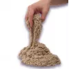 Kinetic Sand, 2 lb καφέ άμμος παιχνιδιού, εύπλαστο αισθητηριακό παιχνίδι για παιδιά, επανασφραγιζόμενη σακούλα (η συσκευασία μπορεί να διαφέρει), για παιδιά από 3 ετών