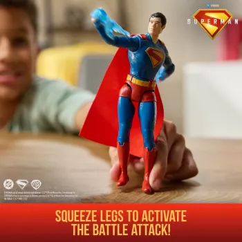 DC Comics, SUPERMAN Epic Strike φιγούρα δράσης, 15 cm, αυθεντικό στυλ ταινίας, περιλαμβάνει 2 αξεσουάρ, παιχνίδι για αγόρια και κορίτσια από 4 ετών