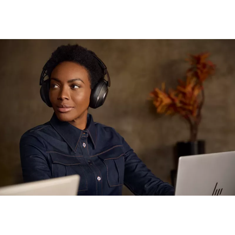 HP Poly Voyager Surround 85 UC USB-C Headset +USB-C/A Adapter +Σταθμός φόρτισης