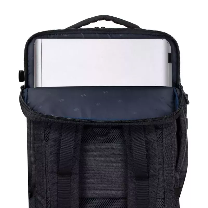 Σακίδιο Rivacase 8461 43,9 cm 17,3 ίντσες μαύρο 2 μπροστινές τσέπες