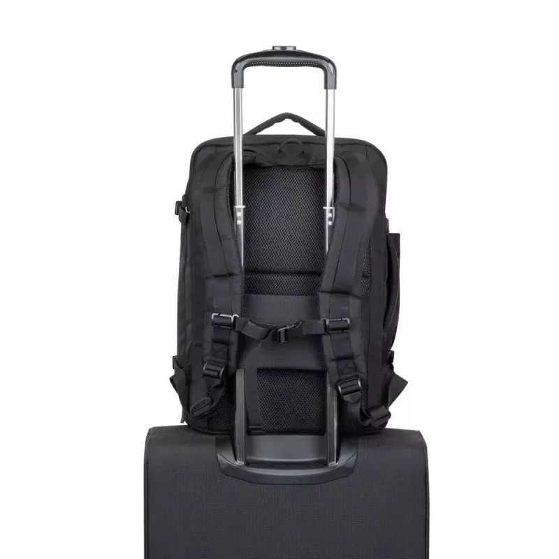 Σακίδιο Rivacase 8461 43,9 cm 17,3 ίντσες μαύρο 2 μπροστινές τσέπες