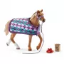 schleich HORSE CLUB Αγγλικό Καθαρόαιμο με Κουβέρτα, Στάβλος Αλόγων, Άλογα, 5 έτη, Πολύχρωμο, Πλαστικό