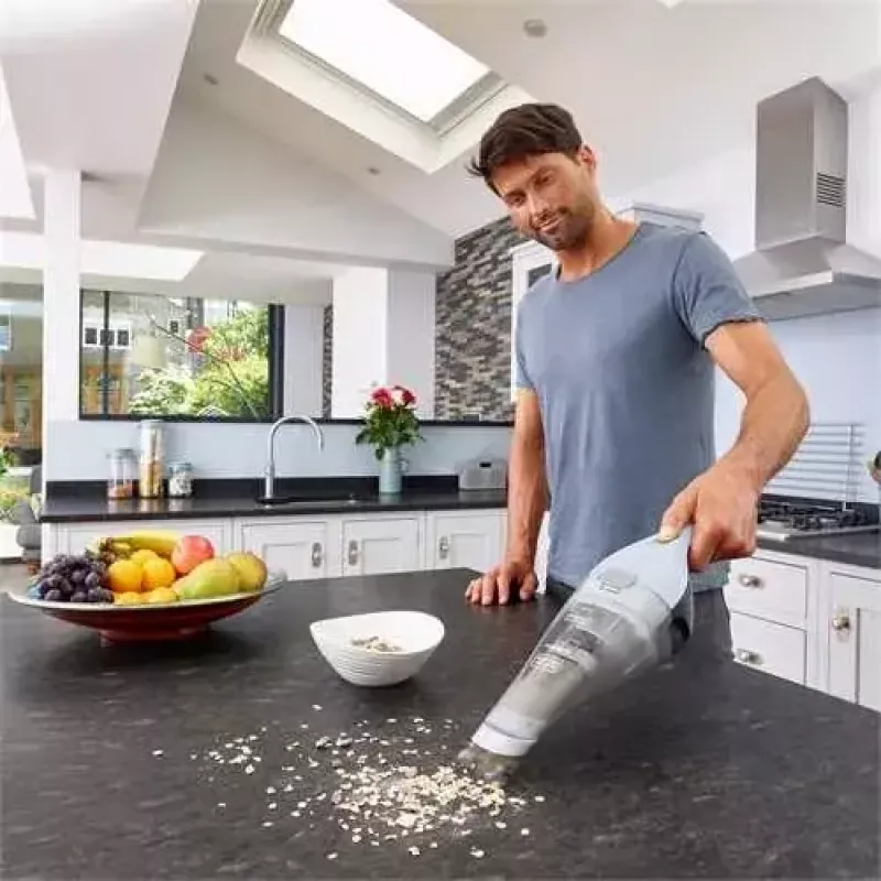 Επαναφορτιζόμενη σκούπα χειρός Black & Decker NVC215W