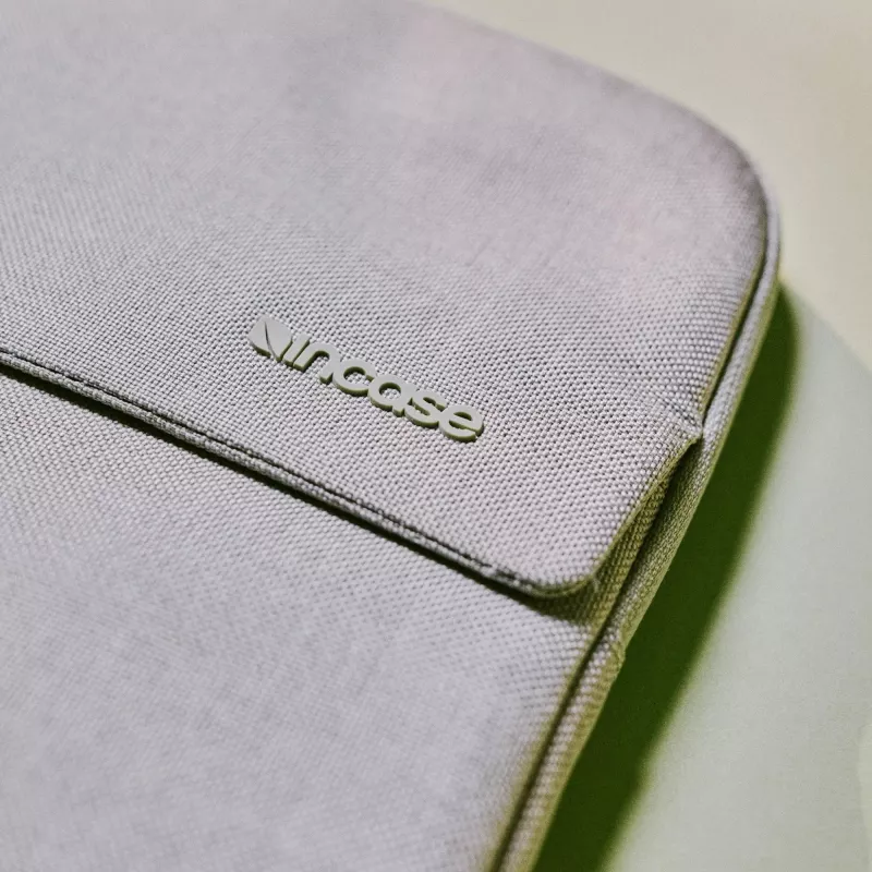 Incase Crosstown Sleeve με Woolenex για laptop 16 inch