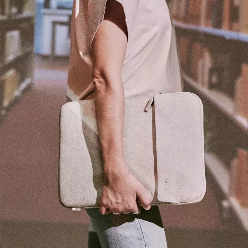 Incase Crosstown Sleeve με Woolenex για laptop 16 inch