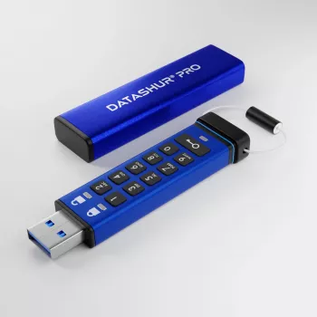 iStorage datAshur PRO 64 GB | Ασφαλές USB stick | Πιστοποιημένο FIPS 140-2 Level 3 | Πιστοποιημένο NLNCSA DEP-V | Πιστοποιημένο NATO Restricted | Κρυπτογράφηση υλικού AES-XTS 256-Bit | Προστασία με PIN | Ανθεκτικό σε σκόνη/νερό