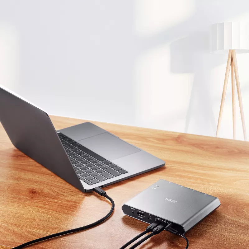 ATEN 2-Port 4K DisplayPort USB-C KVM Dock Switch με Power Pass-through