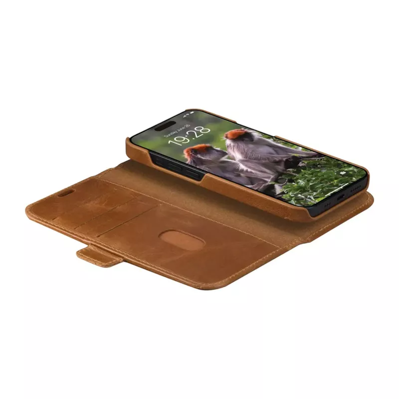 Θήκη Folio dbramante1928 Lynge iPhone 15 Plus καφέ