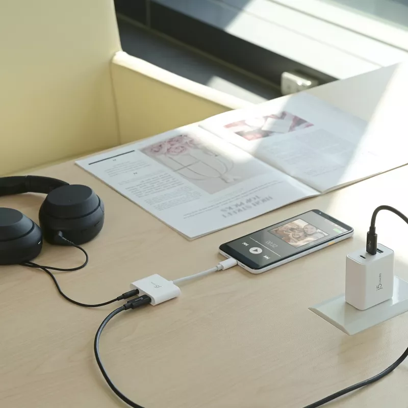 j5create JCA122 USB-C® σε 3,5-mm-Αντάπτορας ήχου με Power Delivery, Μαύρο