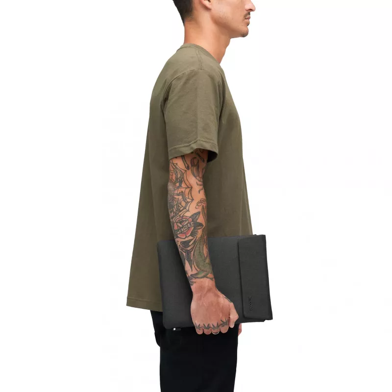 Θήκη tablet Incase Crosstown Sleeve για tablet 11 ιντσών, μαύρο